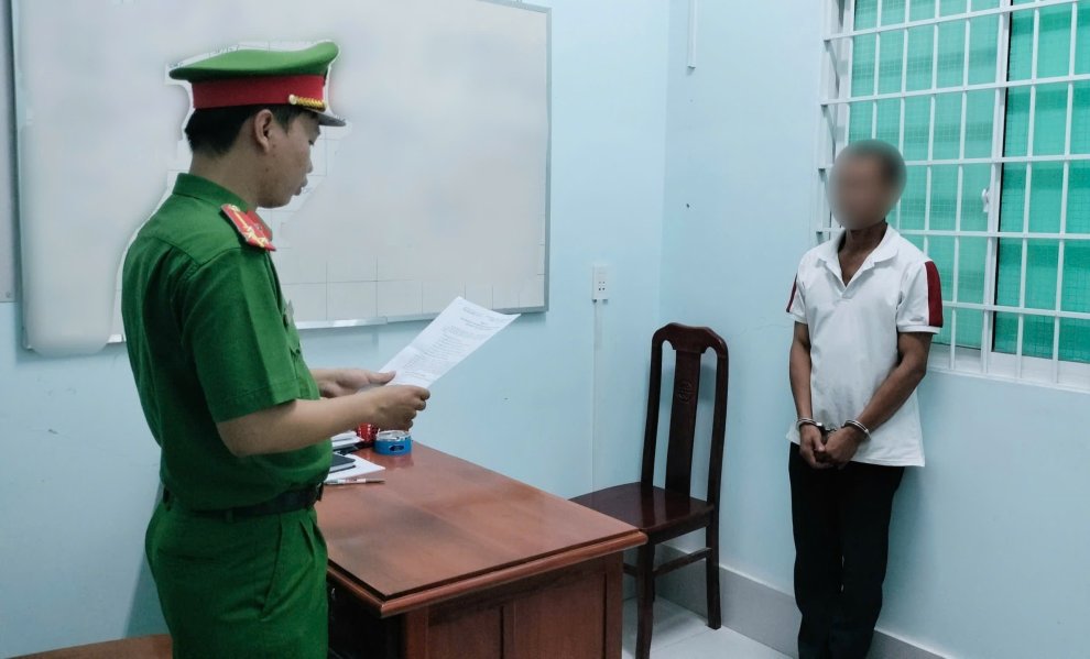 Tạm giữ hình sự đối tượng có hành vi hiếp dâm người dưới 16 tuổi