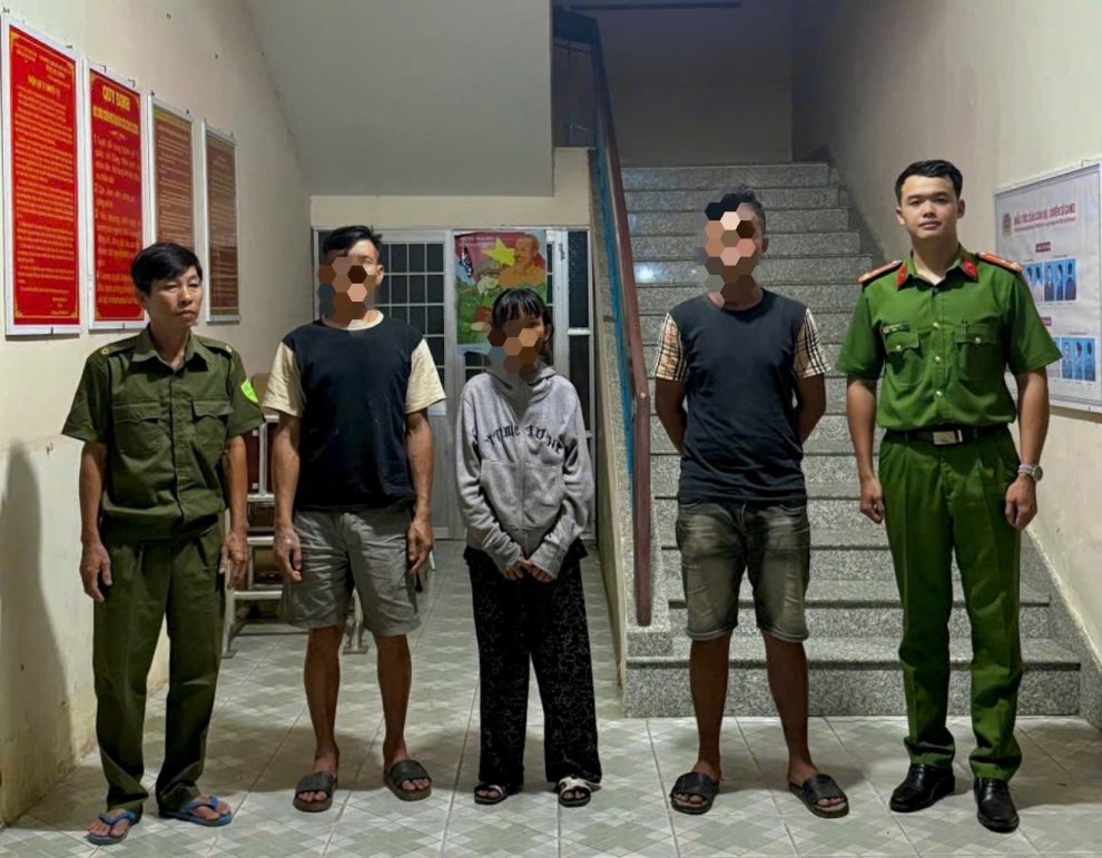 Công an xã Cầu Kè kiểm tra, phát hiện 04 đối tượng dương tính với chất ma túy