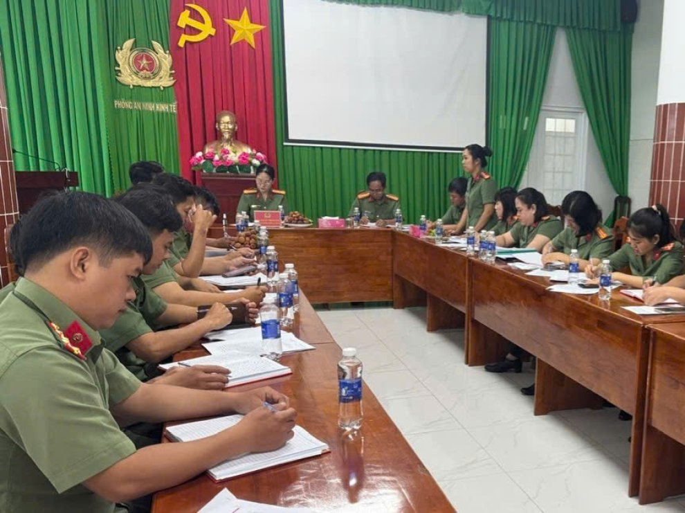 12 6 Ảnh 1 PA04 Đồng chí UVBTV PGĐ chỉ đạo sinh hoạt chi bộ