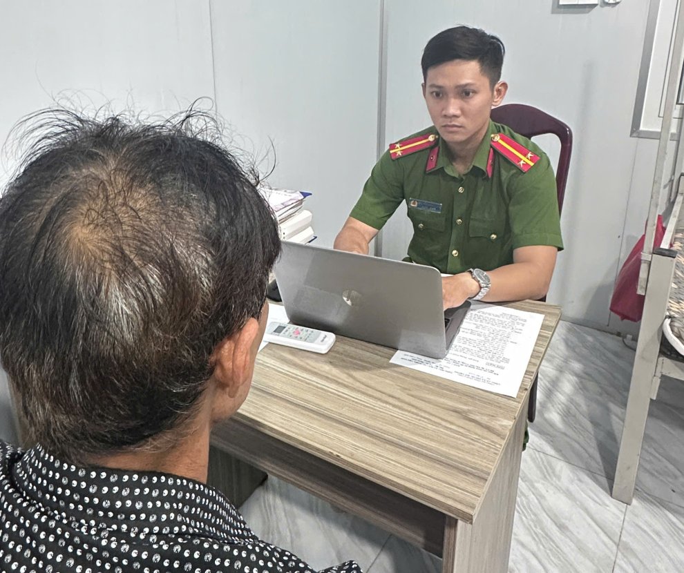 Công an xã Nhuận Phú Tân tiếp tục tăng cường rà soát, quản lý đối tượng nghi vấn liên quan đến ma túy