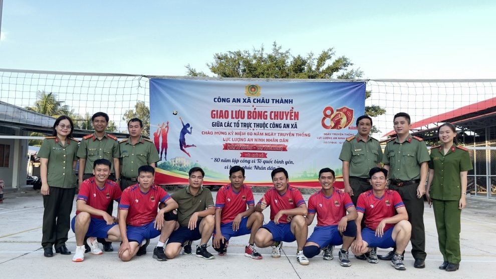 Công an xã Châu Thành tổ chức giao lưu bóng chuyền chào mừng kỷ niệm 80 năm Ngày truyền thống lực lượng An ninh nhân dân
