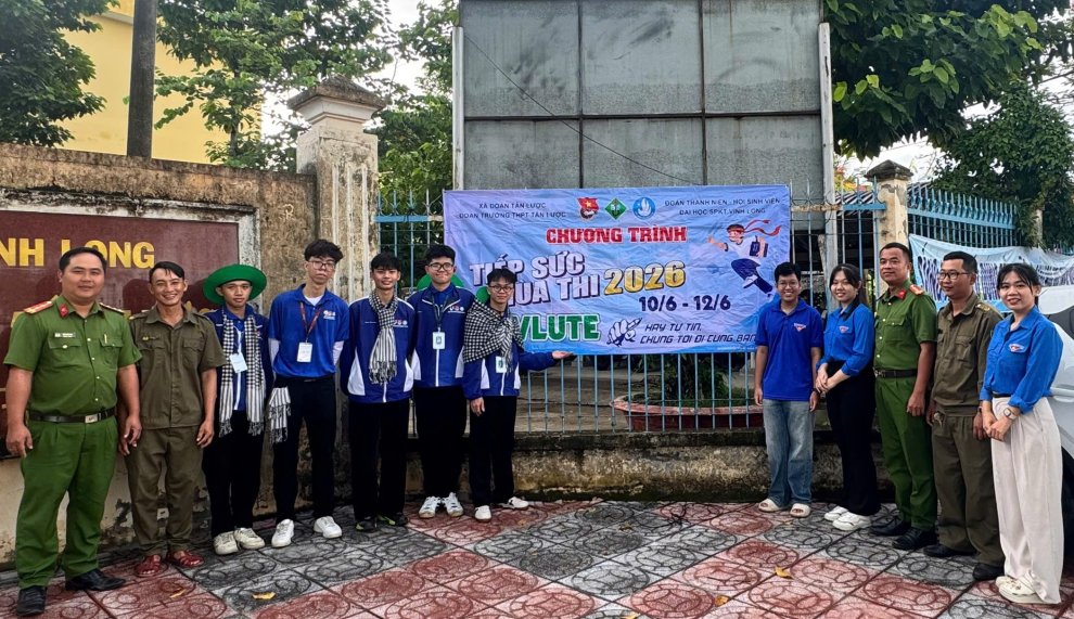 Ảnh quang cảnh buổi tiếp sức mùa thi 1