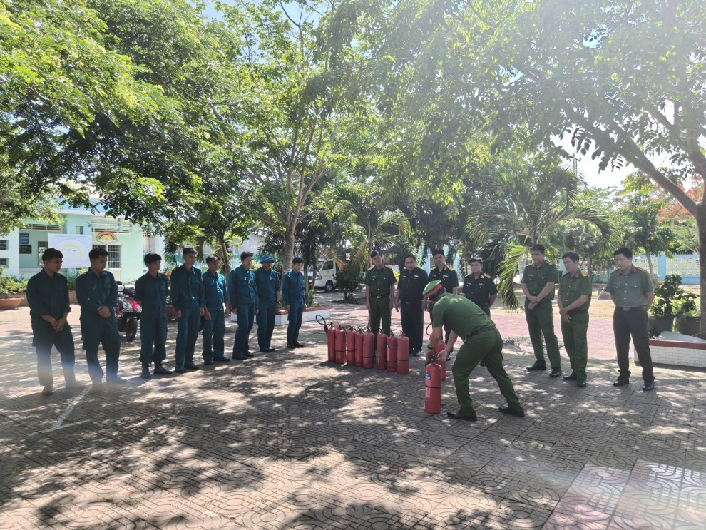 Hình 2