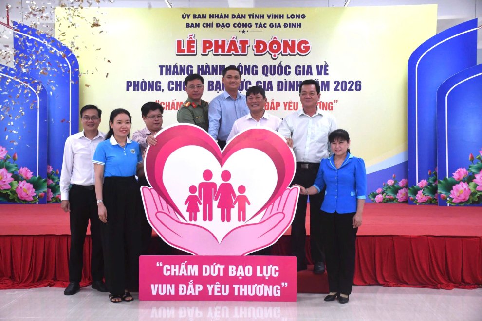 Công an tỉnh Vĩnh Long quyết tâm chung tay đầy lùi bạo lực gia đình