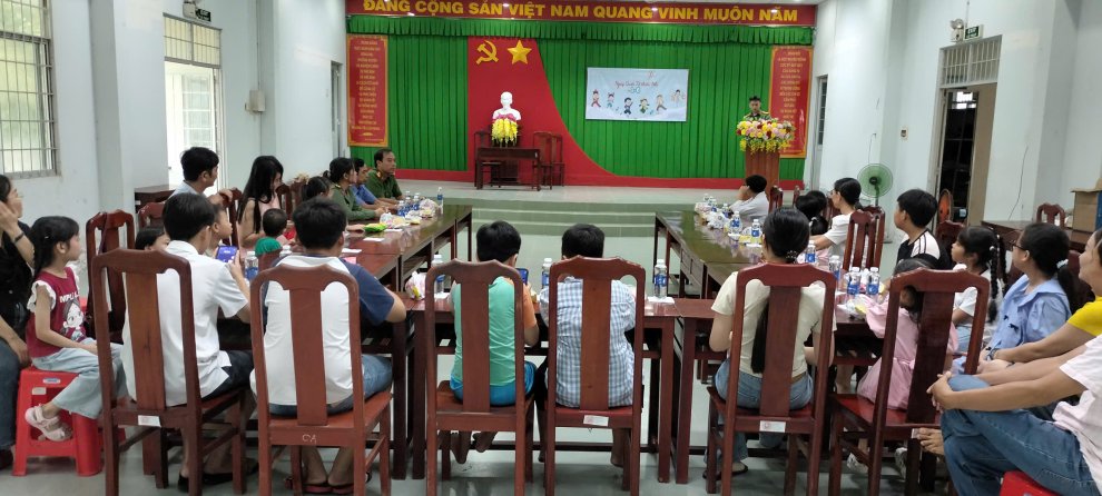 Quang cảnh ngày tết Thiếu Nhi 16