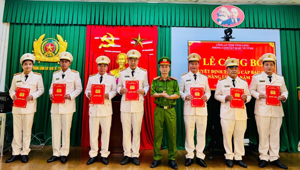 Phòng Cảnh sát Quản lý hành chính về trật tự xã hội tổ chức Lễ công bố quyết định thăng cấp bậc hàm, nâng lương đợt 2 năm 2026