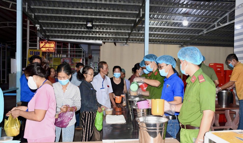 Duy trì hiệu quả công trình thanh niên “Nồi cháo nhân ái” vì cộng đồng