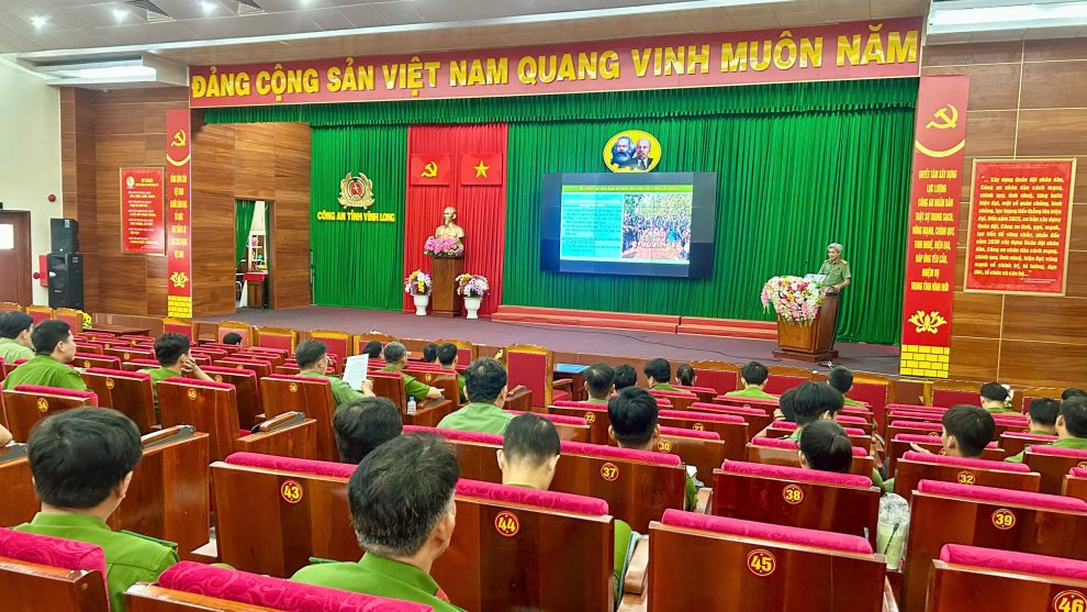 Nâng cao kiến thức nghiệp vụ cho lực lượng Công an cấp xã trong công tác bảo đảm an ninh trật tự tại cơ sở
