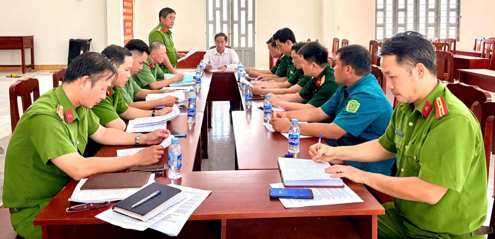 Công an, Quân sự xã Phú Thuận tổ chức Hội nghị sơ kết công tác phối hợp 6 tháng đầu năm 2026