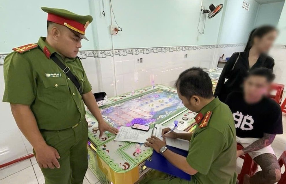 Công an xã Hưng Mỹ tăng cường kiểm tra cư trú, phòng ngừa tội phạm từ cơ sở