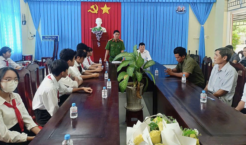 1 Quang cảnh buổi sinh hoạt