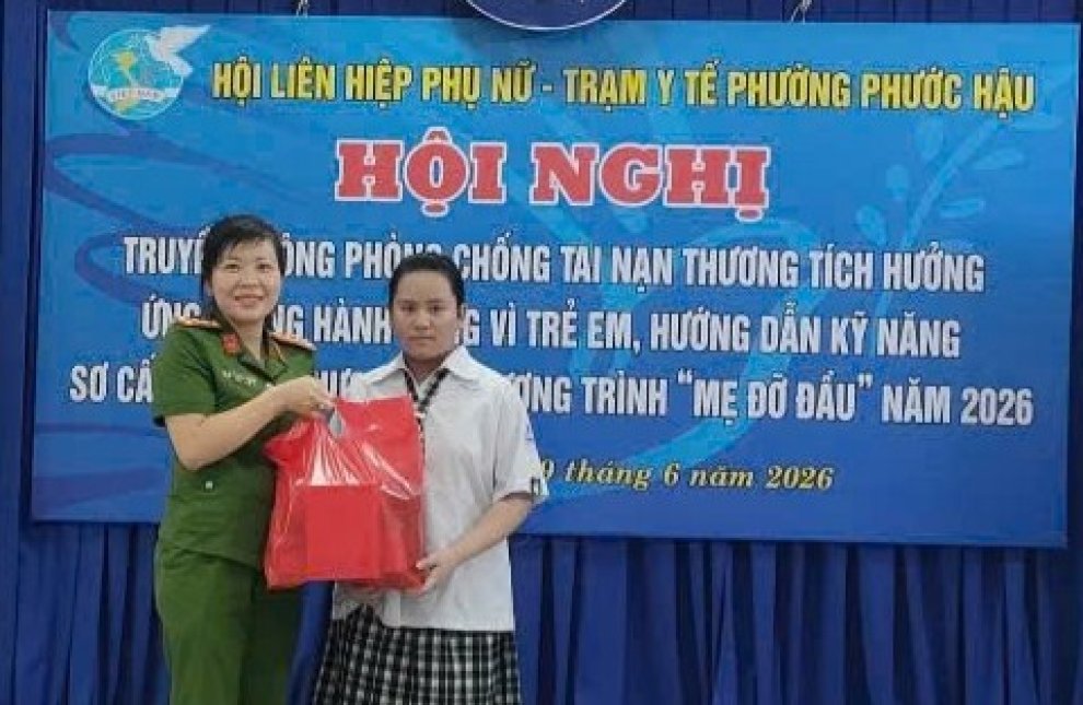 ANH 2 ME DO DAU