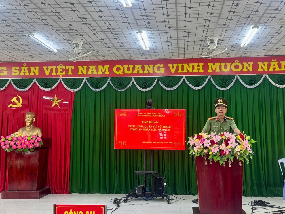 Ảnh Đồng chí Trung tá Phan Lê Trung nhân phát biểu