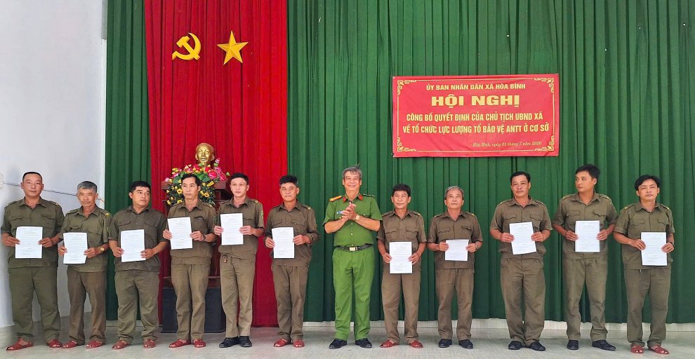 Ảnh trao quyết định