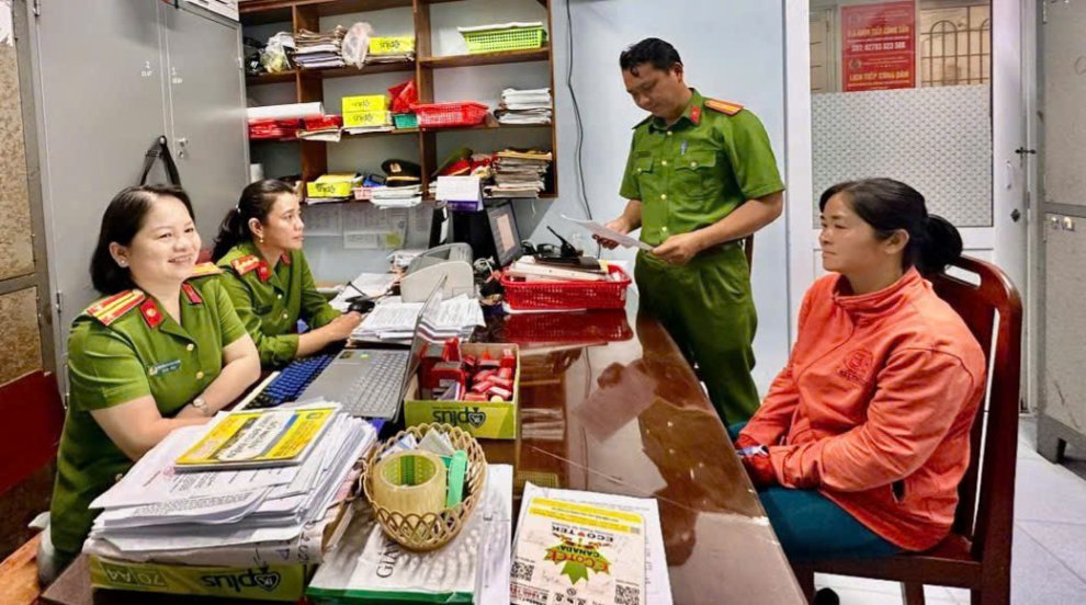 Chi Hội phụ nữ tham gia tuyên truyền pháp luật 73419 n