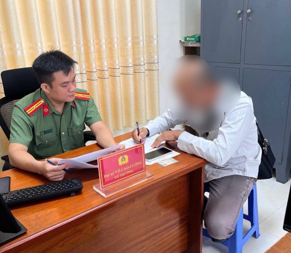 Làm việc chủ tài khoản fb T P