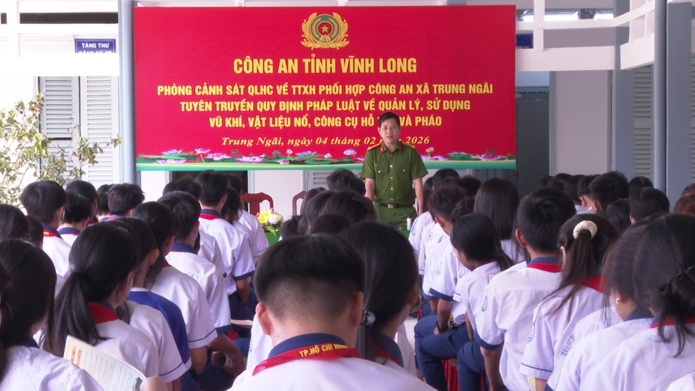 lực lượng Công an tuyên truyền