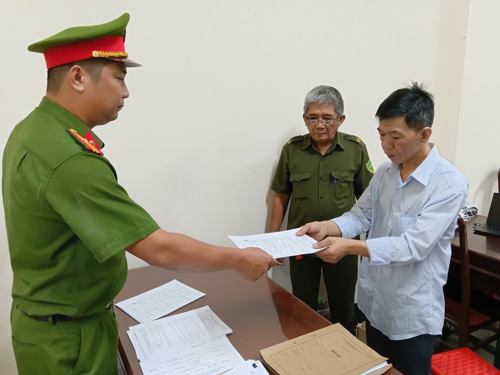 Nguyễn Hoàng Nam tại cơ quan Công an