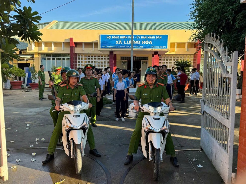Công an xã Lương Hòa tham mưu Ủy ban nhân dân xã tổ chức lễ mít tinh hưởng ứng Tháng hành động phòng, chống ma túy