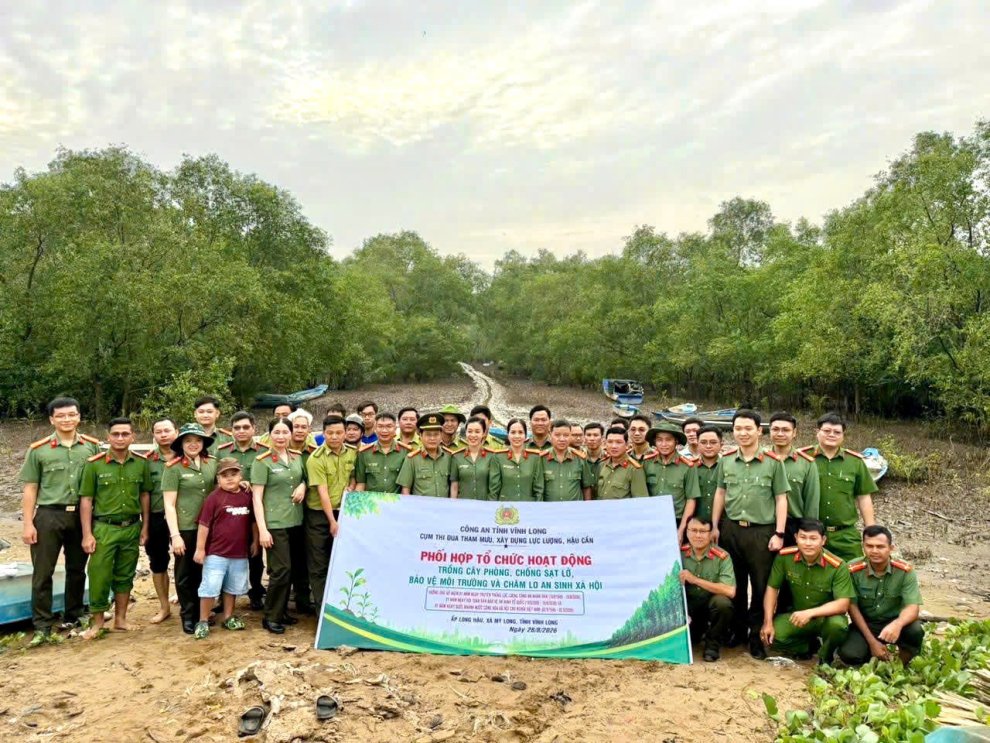 Cụm thi đua Tham mưu, Xây dựng lực lượng, Hậu cần tổ chức hoạt động trồng cây, bảo vệ môi trường và chăm lo an sinh xã hội