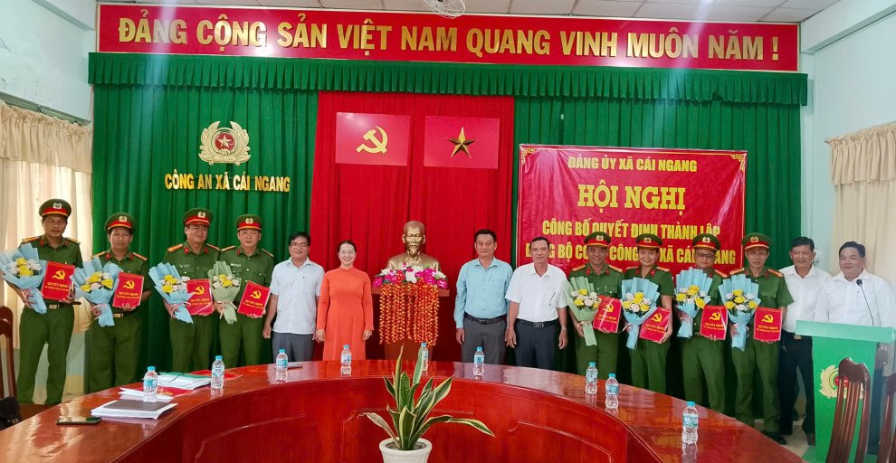 Công bố quyết định thành lập Đảng bộ cơ sở Công an xã Cái Ngang