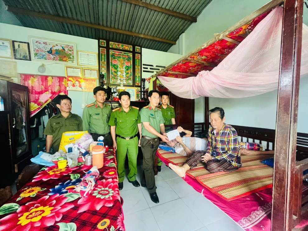 Ảnh CAX thăm đc Nguyễn Văn Từ