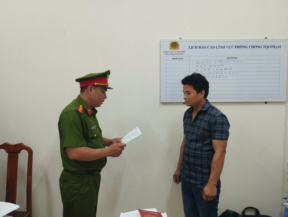 ảnh tống đạt QĐ