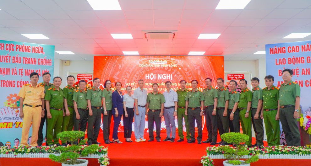 Công an tỉnh Vĩnh Long sơ kết mô hình Đội công nhân xung kích tự quản về an ninh, trật tự