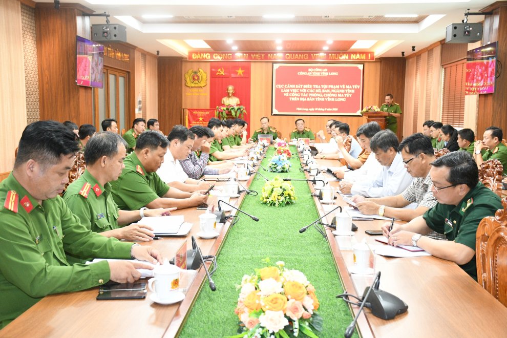 Đại biểu tham dự buổi làm việc
