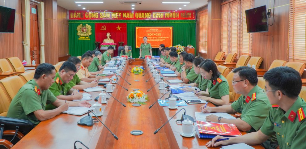Đại tá Nguyễn Thị Hải Yến pb