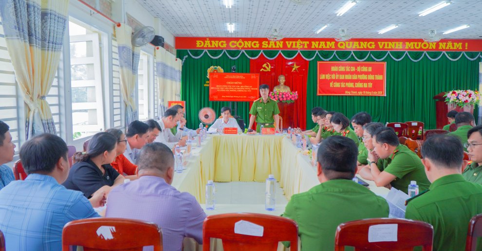 Đoàn công tác làm việc với Ủy ban nhân dân phường