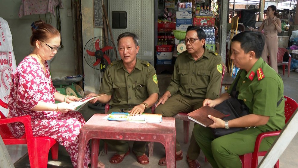 Gặp gỡ người dân