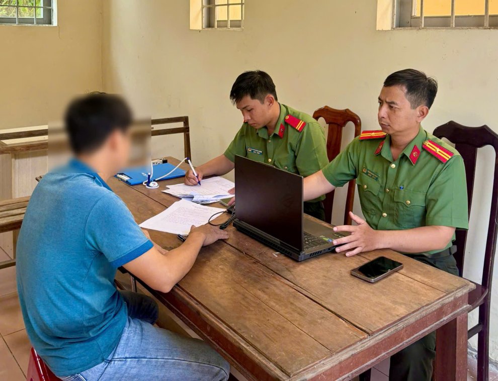 N V H tại cơ quan Công an