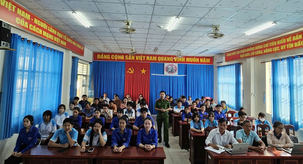 Quang cảnh buổi tuyên truyền