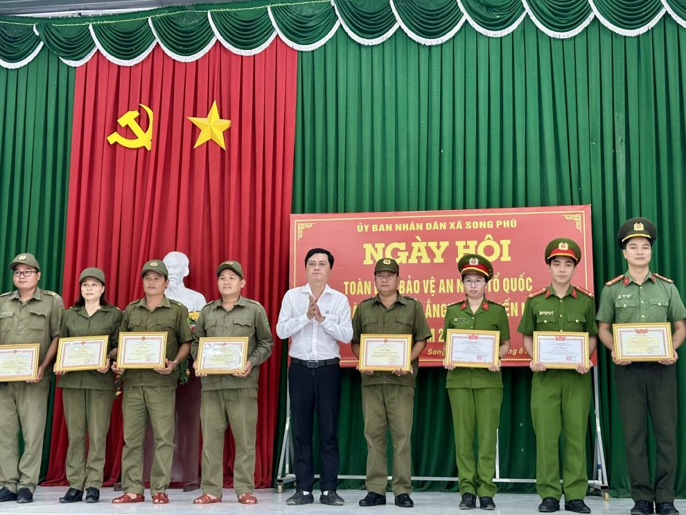 Công an xã Song Phú tổ chức Ngày hội toàn dân bảo vệ an ninh Tổ quốc và Diễn đàn Công an lắng nghe ý kiến nhân dân năm 2026