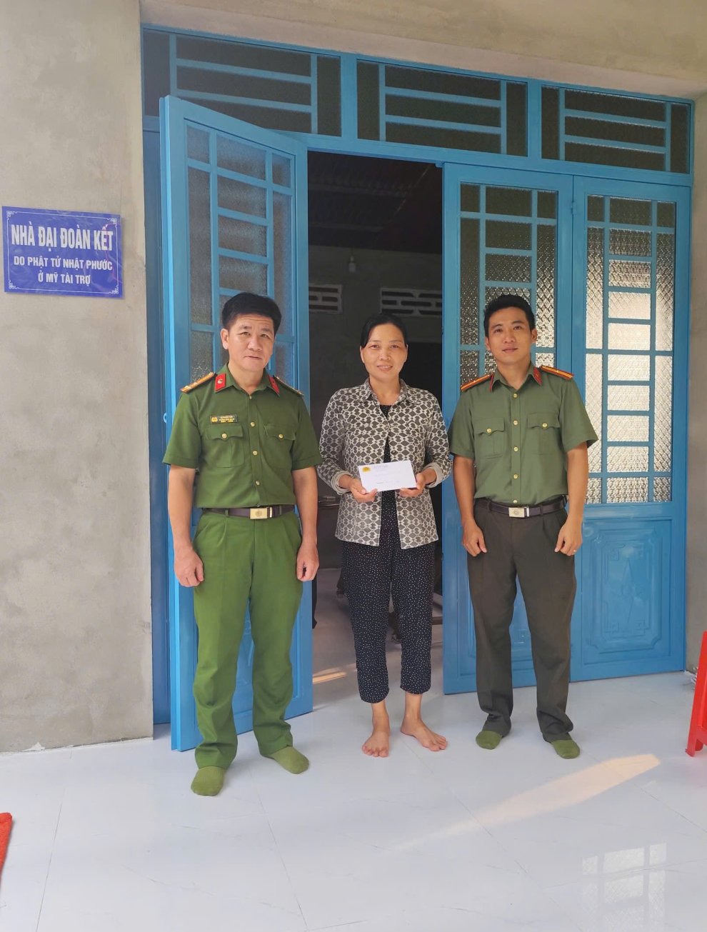 Công an xã An Bình hỗ trợ kinh phí xây nhà tặng lực lượng tham gia bảo vệ an ninh, trật tự ở cơ sở có hoàn cảnh khó khăn