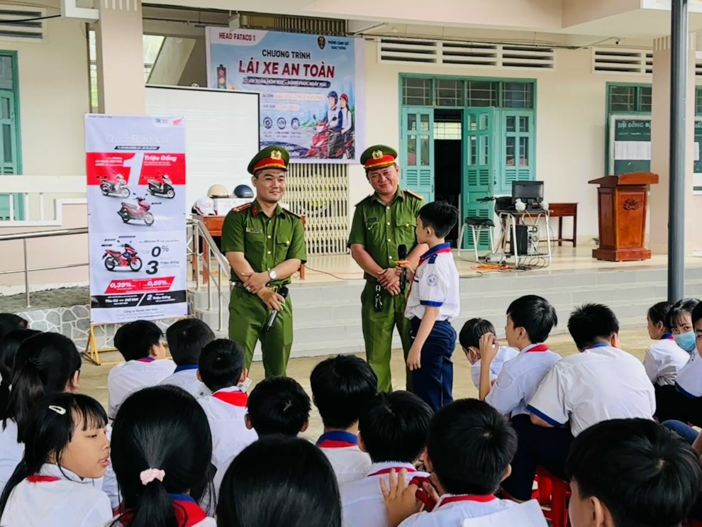 Công an phường An Hội tuyên truyền an toàn giao thông tại trường học