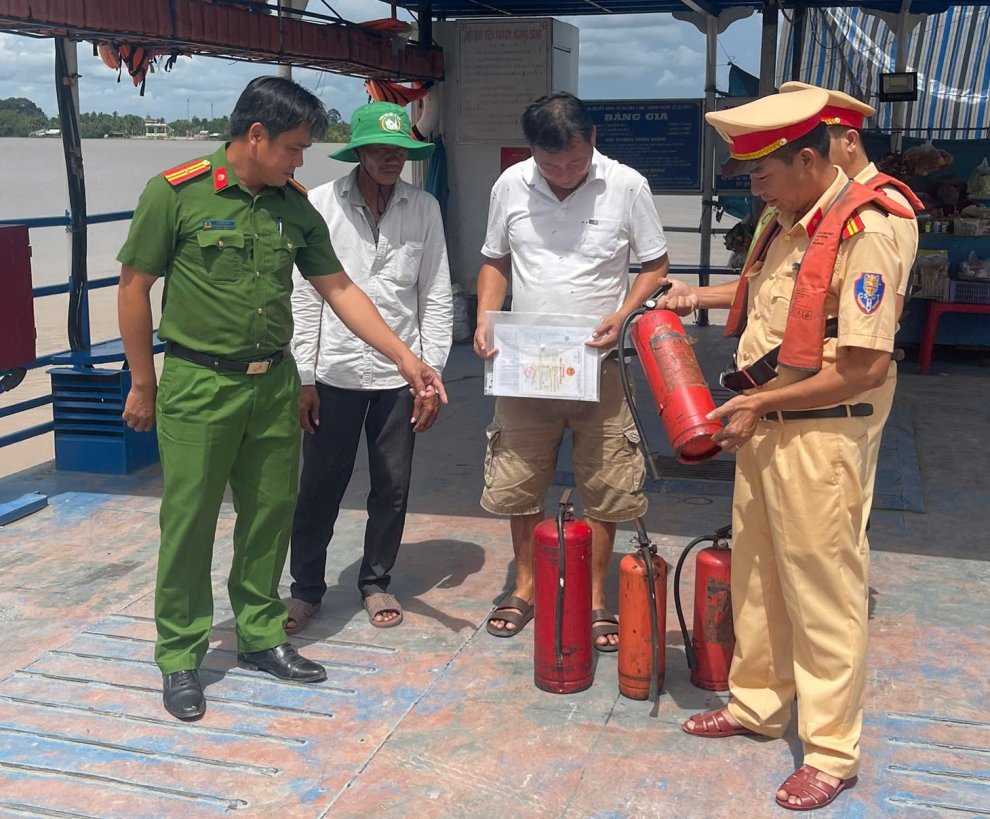 Lực lượng Cảnh sát đường thủy bảo đảm ATGT đường thủy trong mùa mưa bão