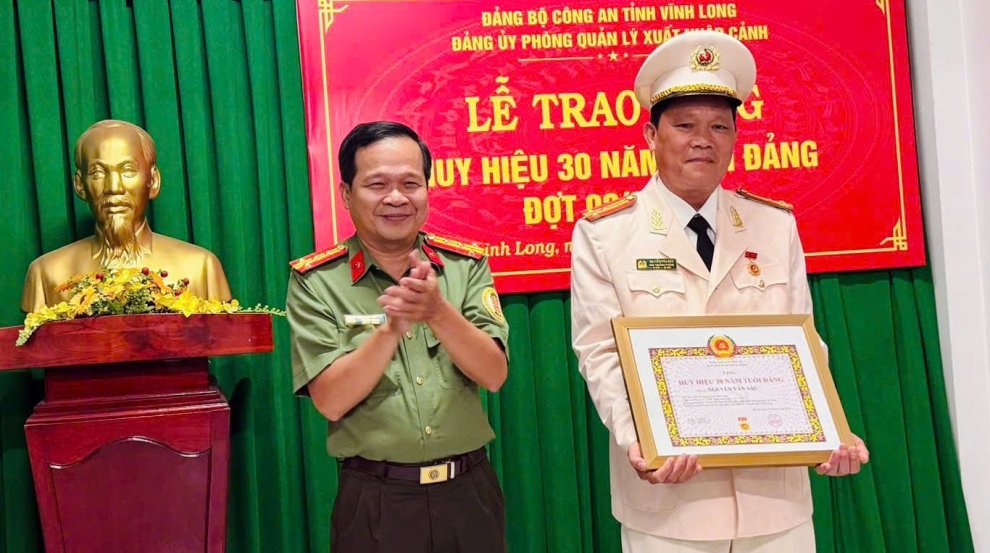 30 NAM TUOI DANG SAU
