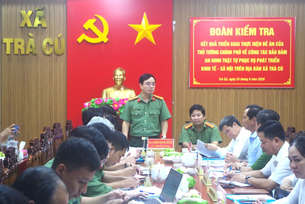 Đồng chí Đại tá Đinh Quang Hưng phat bieu chi đao