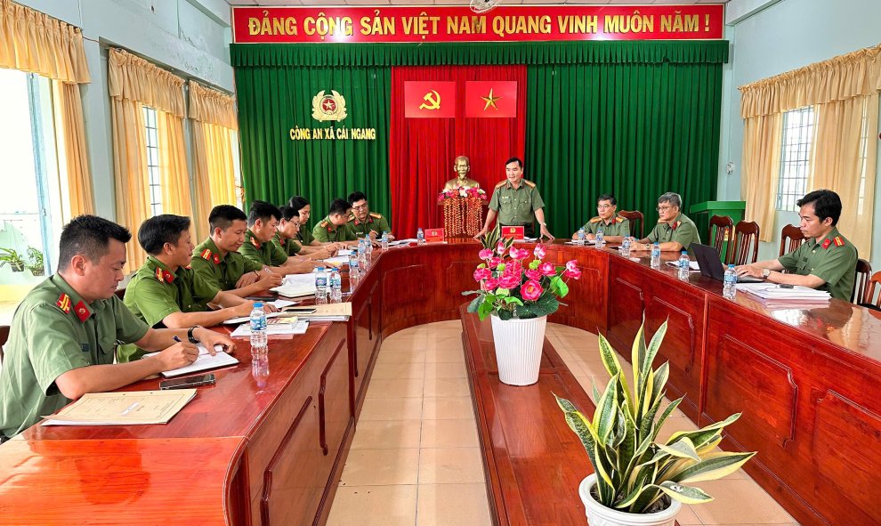 Kiểm tra hướng dẫn tại Công an xã Cái Ngang