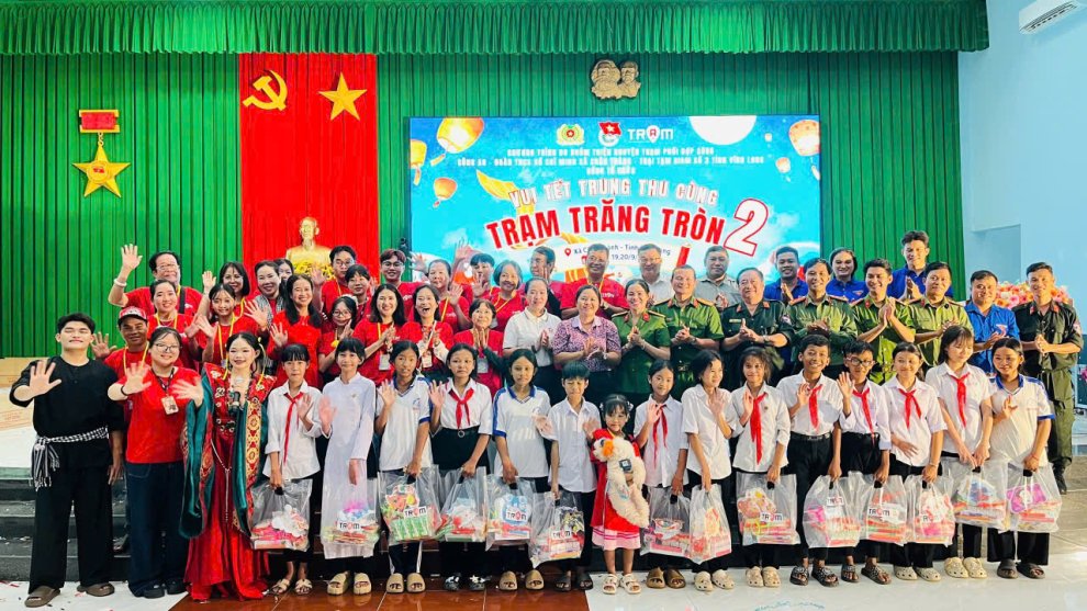 Công an xã Châu Thành phối hợp tổ chức chương trình “Vui tết Trung thu cùng Trạm trăng tròn lần 2”