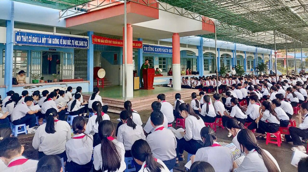 Quang cảnh buổi tuyên truyền