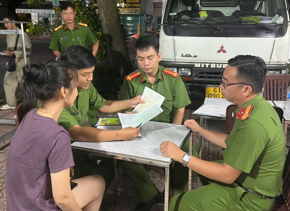 Đẩy mạnh triển khai, hướng dẫn khai báo tạm trú và thông báo lưu trú trên phần mềm dùng chung của Bộ Công an