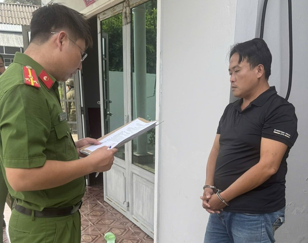 Khởi tố, bắt tạm giam01 đối tượng về hành vi can tội cướp giật tài sản