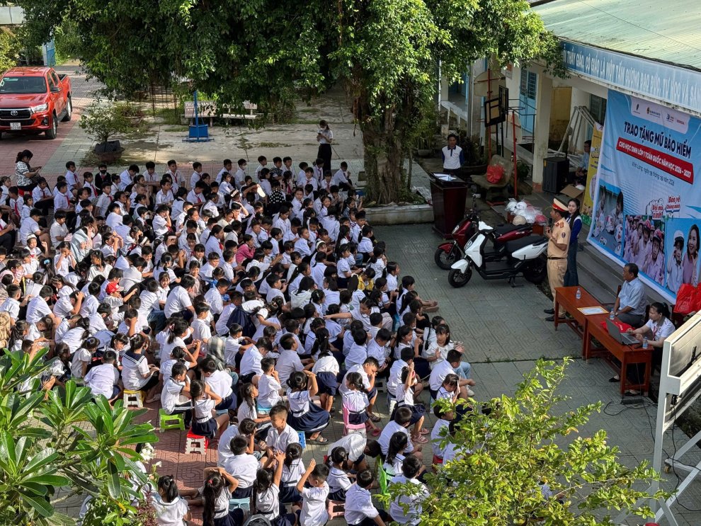Đẩy mạnh tuyên truyền, hướng dẫn kỹ năng lái xe an toàn tại trường học và khu dân cư