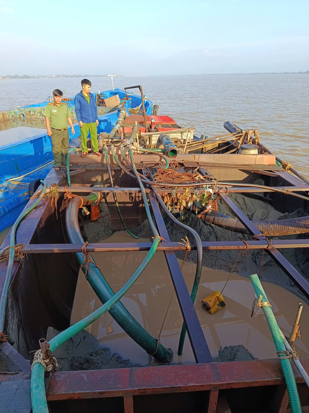 Ảnh Công an xã Vĩnh Thành phát hiện phương tiện vi phạm