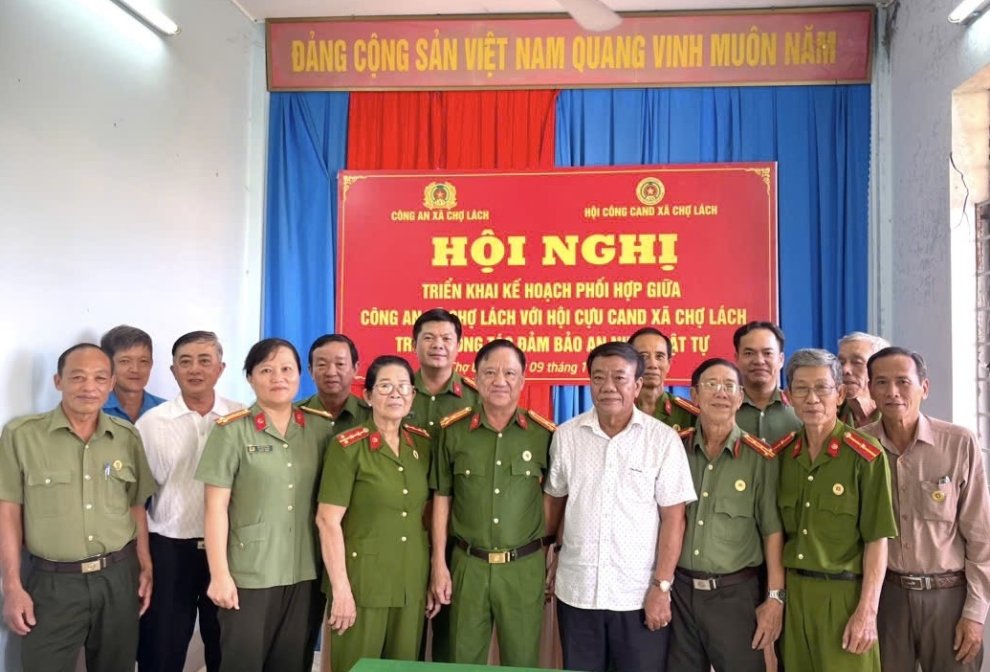 Các đồng chí tham dự hội nghị