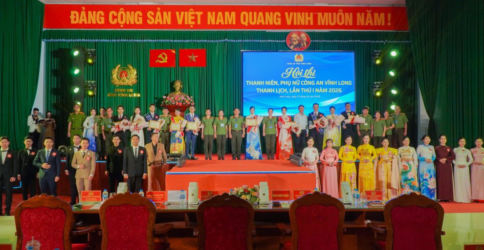 chụp ảnh lưu niệm (2)