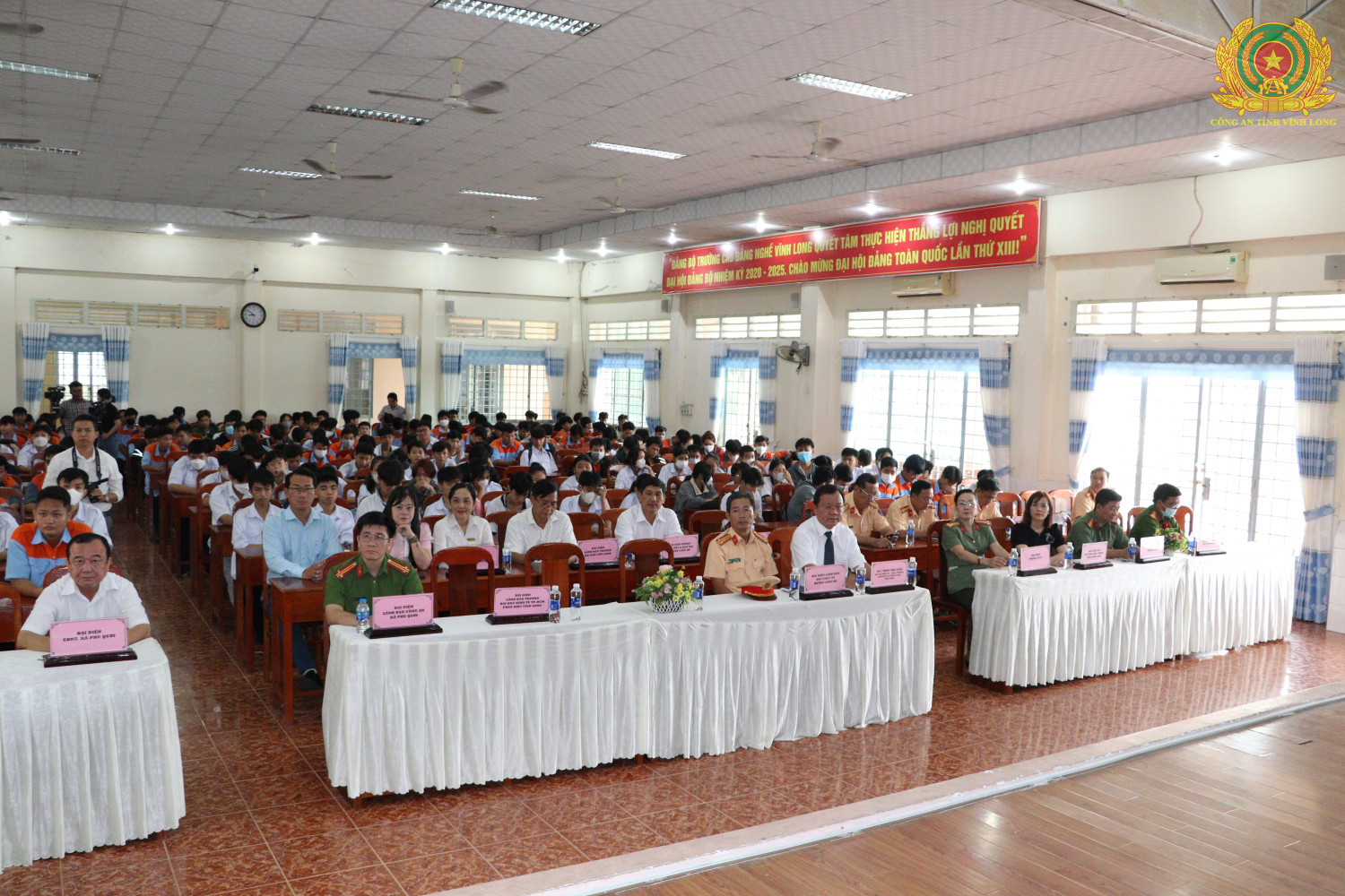 Đại biểu dự Hội nghị ký kết